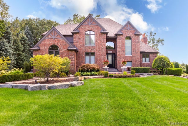 63100 Indian Hills Dr, Washington township