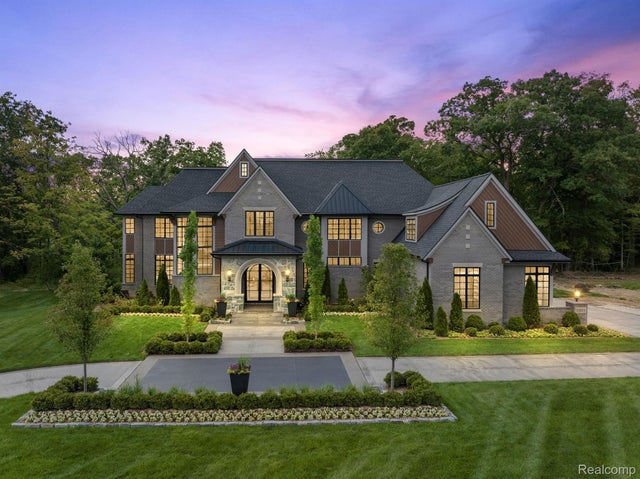 31011 Pioneer Ave, Bingham Farms village