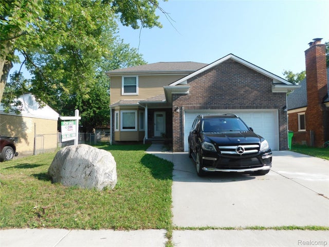 22011 Sharkey St, Clinton charter township