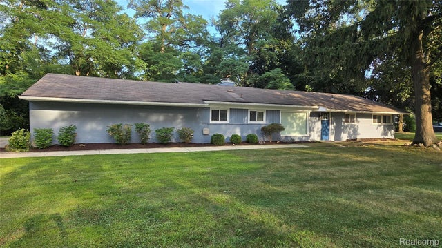 7251 N Briarcliff Knoll Dr, West Bloomfield charter township
