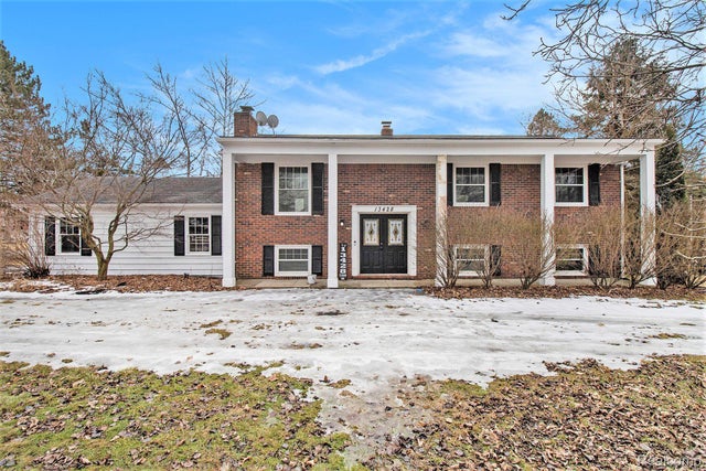 13428 Sequoia Ln, Green Oak township