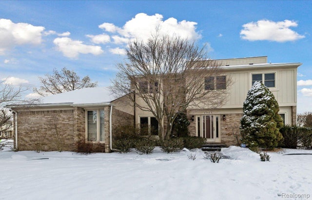 5965 Crestwood Dr, West Bloomfield charter township
