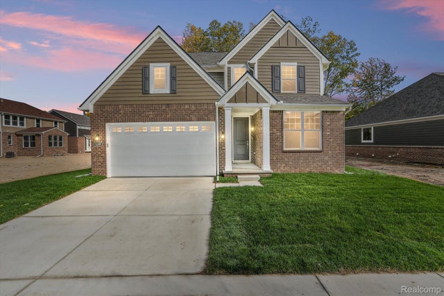 2344 Provencal Dr, Commerce charter township