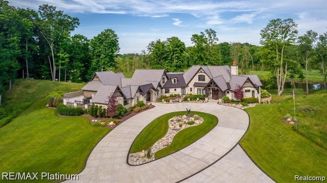 1286 Gray Fox Crt, Marion township