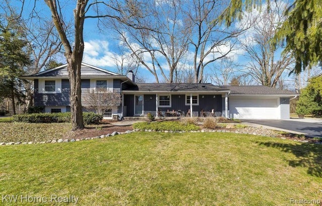 6572 Spruce Dr, Bloomfield charter township
