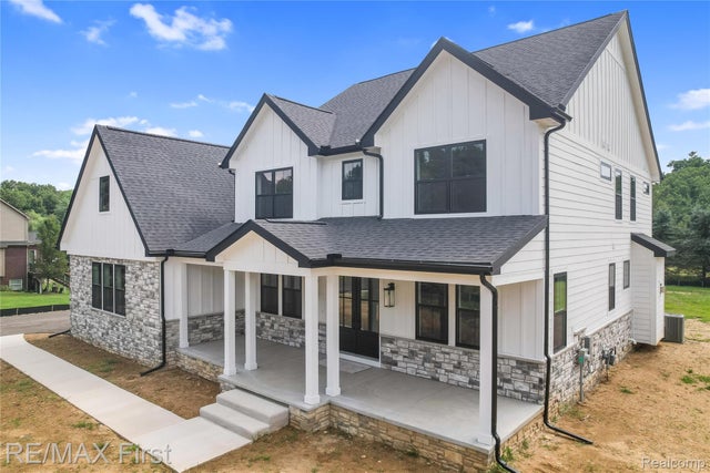 11152 Spruce Point Dr, Brighton township