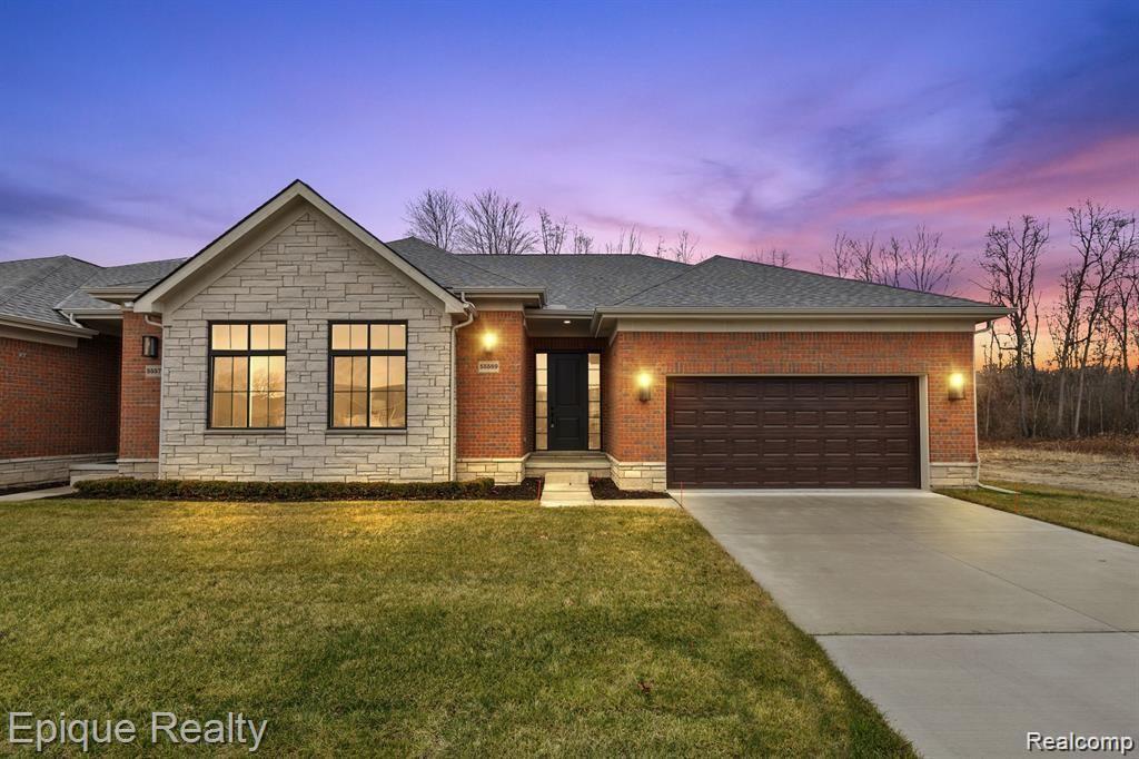 55589 Oak Pointe Dr, Shelby charter township