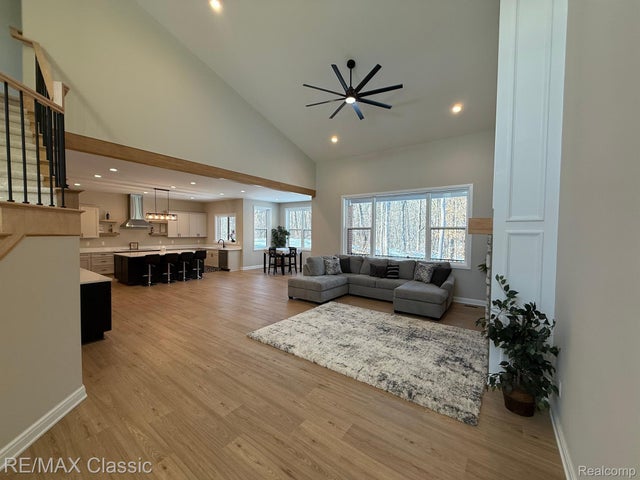 2323 Canterwood, Highland charter township