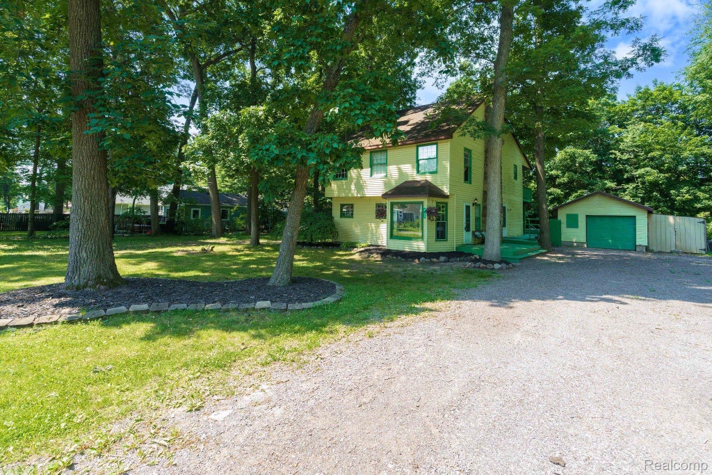 4725 Hickory Dr, Highland charter township