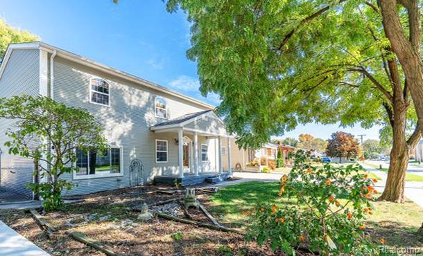 22105 Ridgeway St, St. Clair Shores city