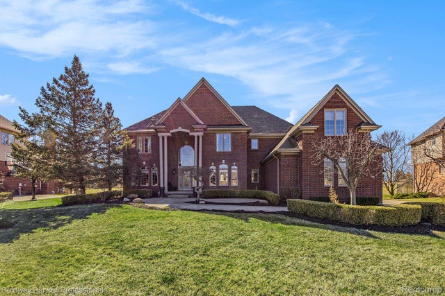 2434 Pebble Beach Dr, Oakland charter township
