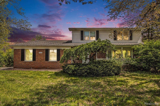 2625 Plum Brook Dr, Bloomfield charter township