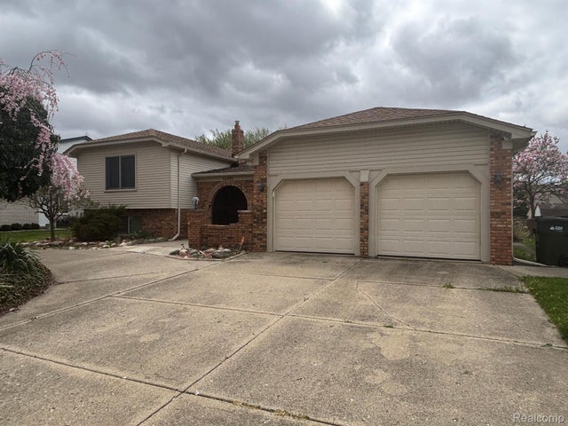 14572 Four Lakes Dr, Sterling Heights city