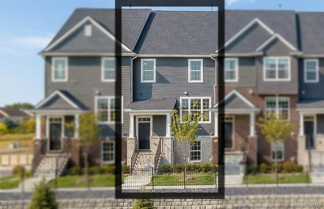 358  N. Sydney Crt, Plymouth charter township