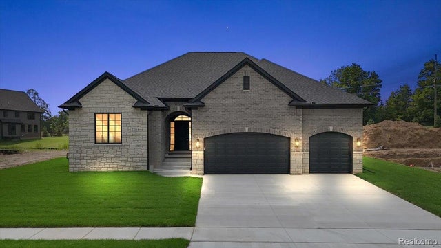 720 Marlayna Dr, Oxford charter township