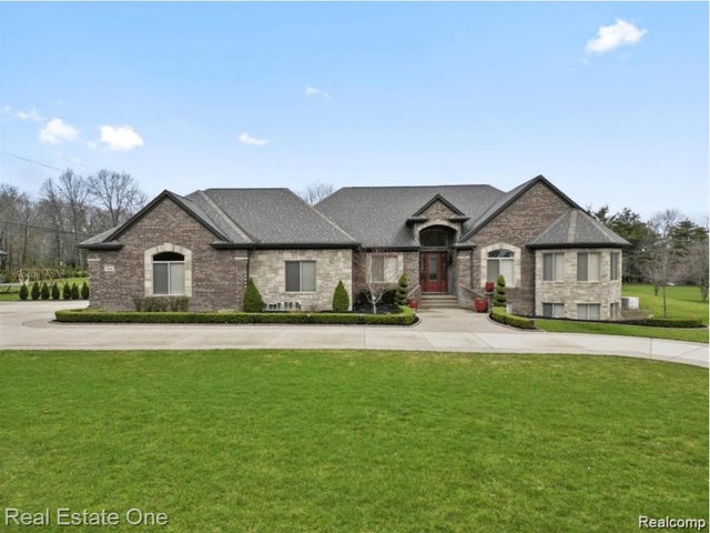 3960 Harvest Creek  Crt, Oakland charter township