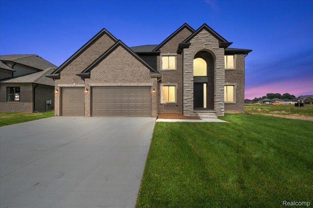 24165 Tullymore Dr, Macomb township