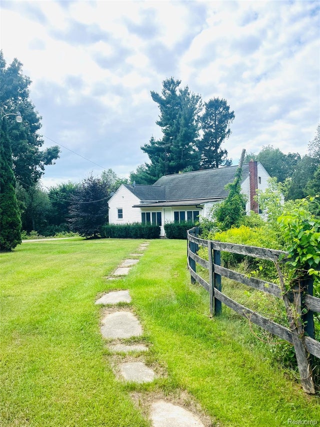6910 Ridgewood Rd, Springfield charter township