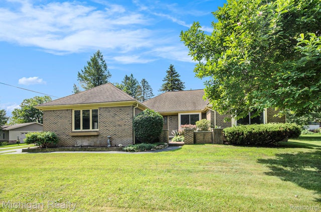 3531 E Commerce Rd, Commerce charter township