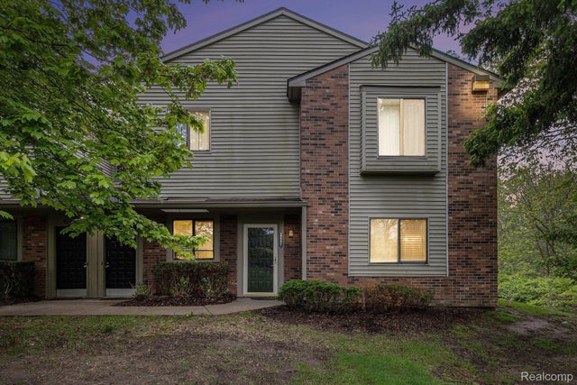 22221 Indian Creek Dr 7 2, Farmington Hills city