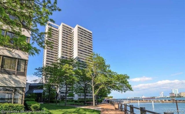 1001 W Jefferson Ave #4d, Detroit city