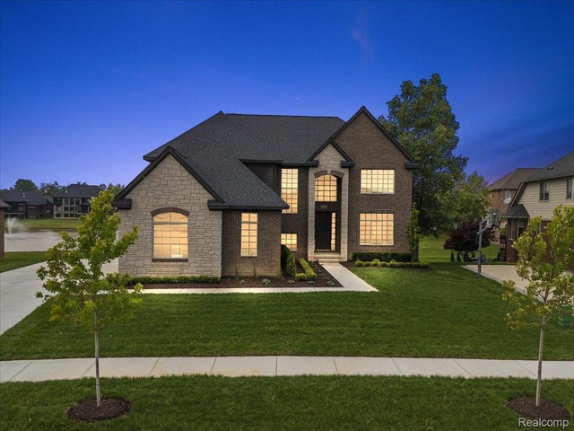 16199 Via Colico, Macomb township
