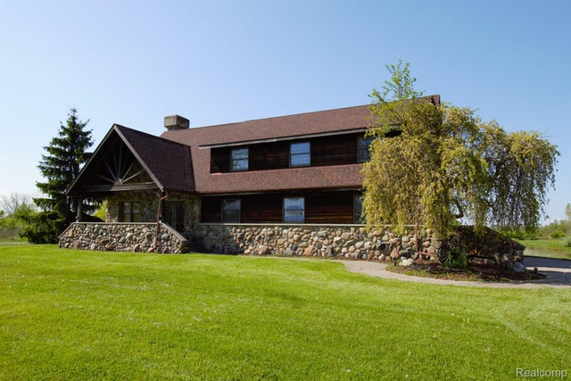 23049 27 Mile Rd, Ray township