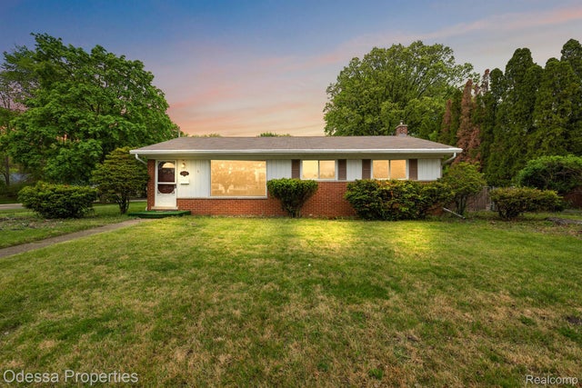 32038 Pembroke St, Livonia city