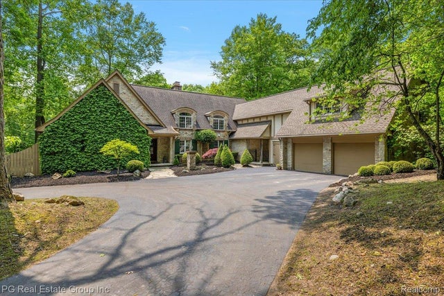 2536 Addison Hills Crt, Addison township