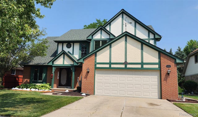 15743 Greenview, Fraser city