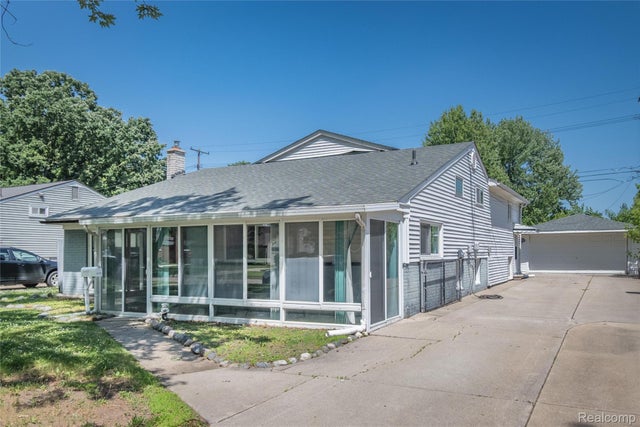 36426 Weideman Street, Clinton charter township