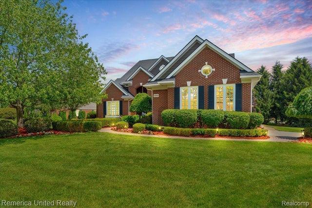 22858 Saint George Circle, South Lyon city