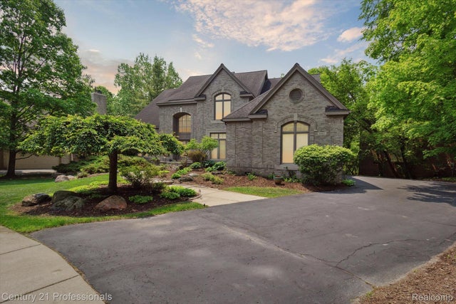 6642 Carlyle Court, West Bloomfield charter township