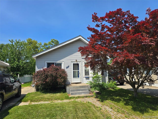 104 Charlevoix Street, Clawson city