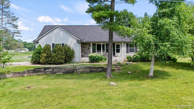 145 E Huff Lake Court, Brandon charter township