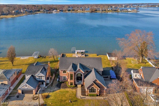 985 James K Boulevard, Sylvan Lake city