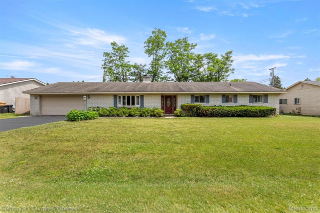 2138 Metzner Road, Commerce charter township