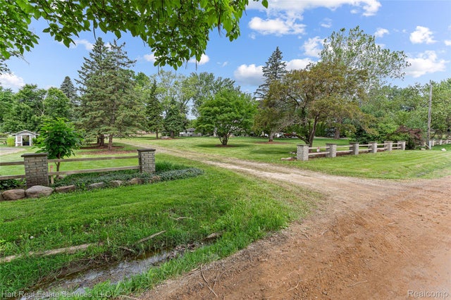 9013 Canton Center Rd, Plymouth charter township