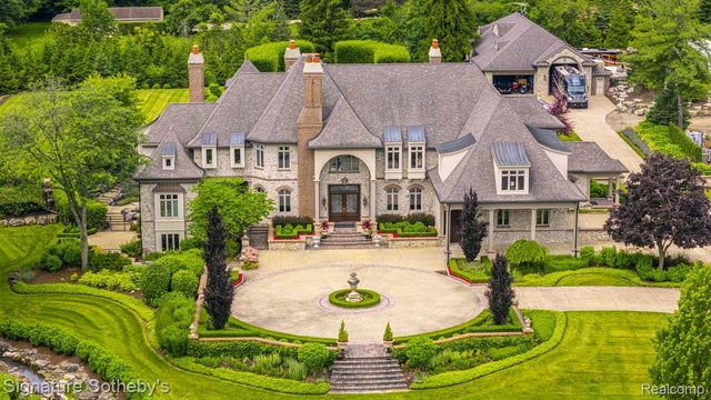 18101 Sheldon Road, Northville city