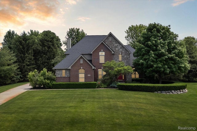 6345 Brookview Drive, Saline city