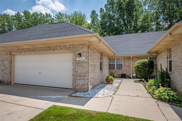 5568 Seabreeze Lane, Sterling Heights city