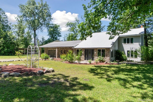 3990 S Sashabaw Road, Brandon charter township