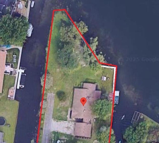 1677 Parkview Avenue, West Bloomfield charter township