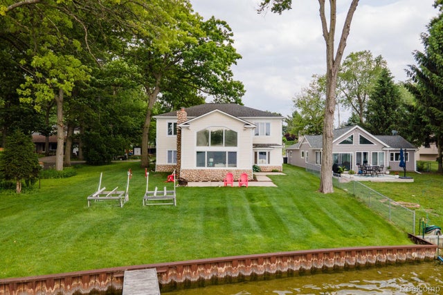 3831 Woodland Drive, Highland charter township