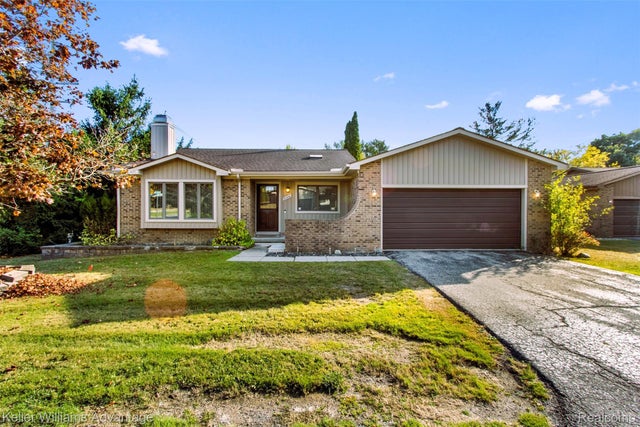 31441 Orchard Brook Court, Farmington Hills city