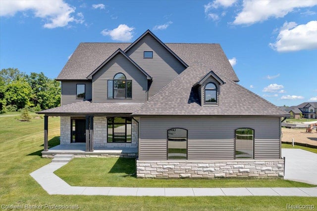 622 Westlake Avenue, Oxford charter township