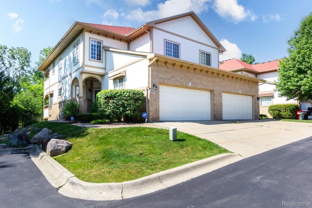 5959 Bella Vista Drive, West Bloomfield charter township