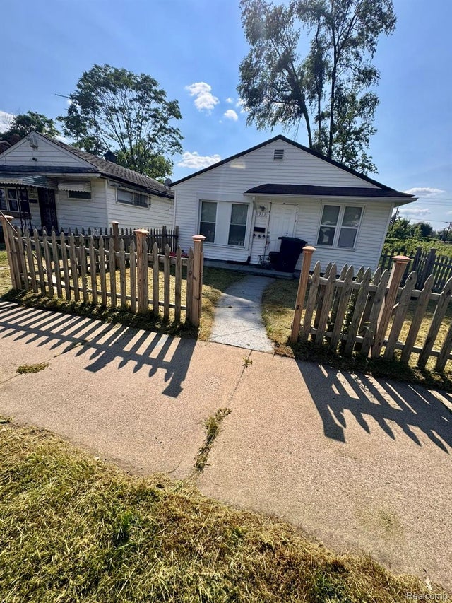 8353 Alpine Street, Detroit city