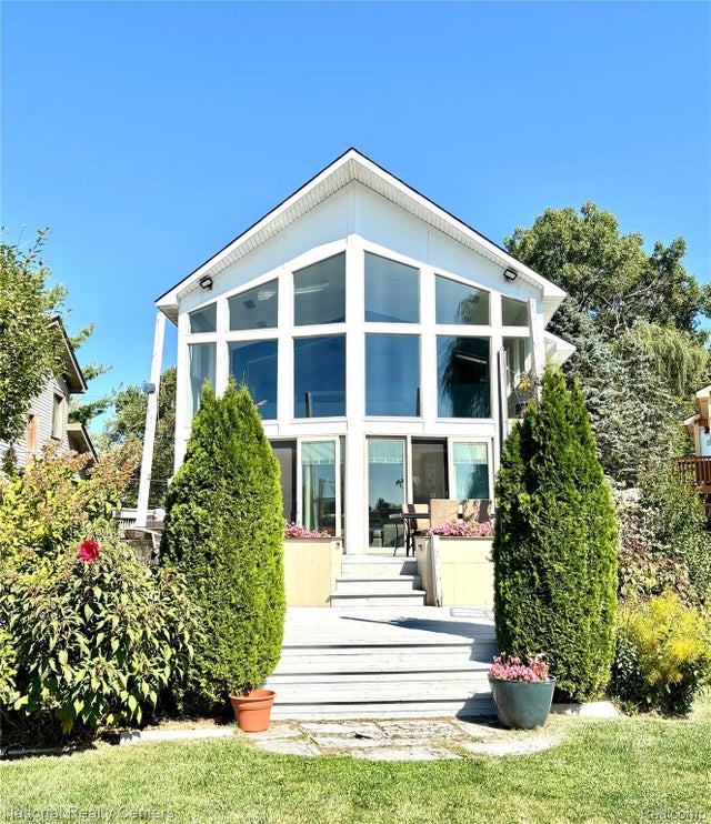 8871 Lakeview Drive, White Lake charter township