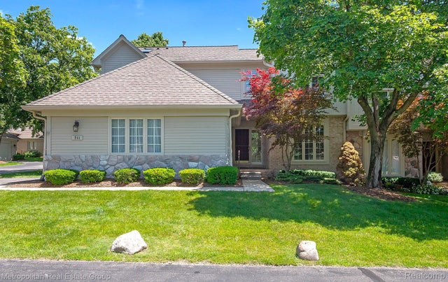 211 Saint Lawrence Boulevard, Northville city